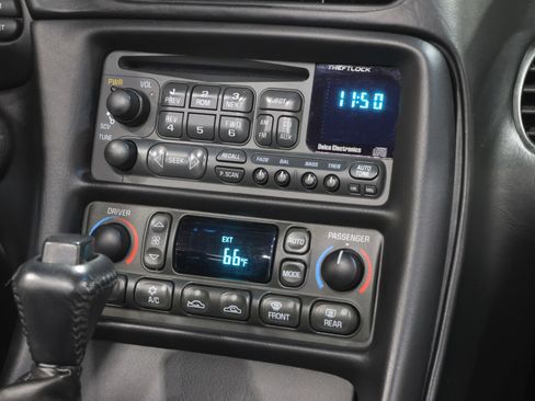 Used 2004 Chevrolet Corvette Convertible w/ Preferred Equipment Group RWD image 63