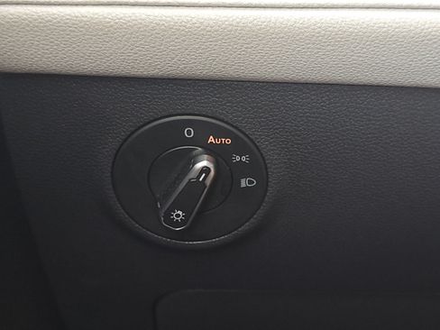 Certified 2025 Volkswagen Taos S FWD image 26