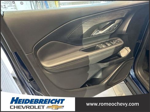 Used 2022 GMC Terrain SLE w/ Driver Convenience Package image 17