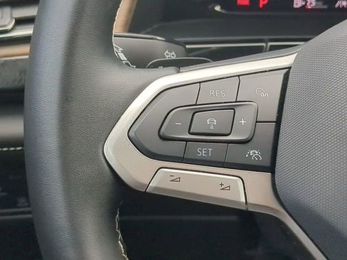 Used 2025 Volkswagen Atlas SE AWD/4WD image 31