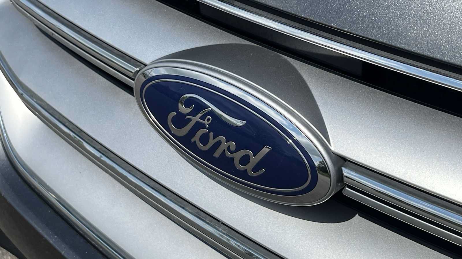 Used 2015 Ford Edge Titanium AWD/4WD image 23