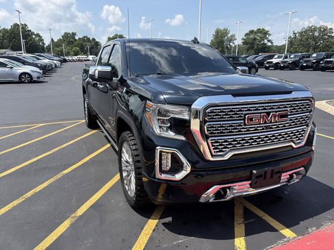 Used 2019 GMC Sierra 1500 Denali w/ Denali Ultimate Package AWD/4WD image 3