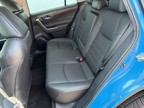 Used 2021 Toyota RAV4 XLE Premium AWD/4WD image 9