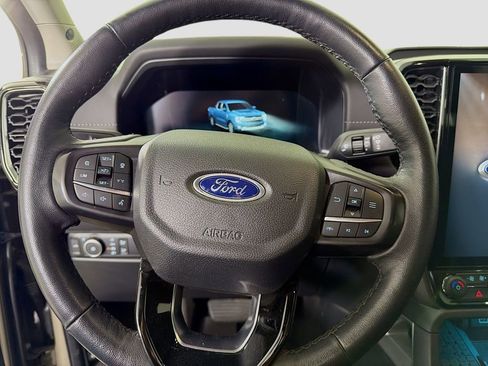 Used 2025 Ford Ranger Lariat w/ FX4 Off-Road Package image 14