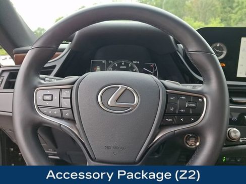 Used 2025 Lexus ES 350 w/ Premium Package FWD image 4