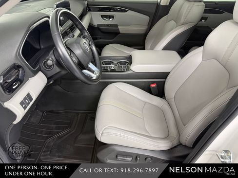 Used 2023 Honda Pilot Touring image 19