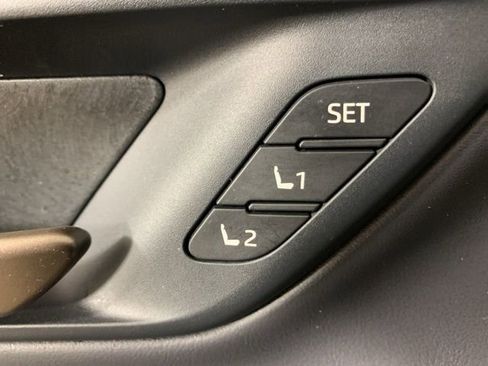 Used 2025 Toyota Crown Signia image 17