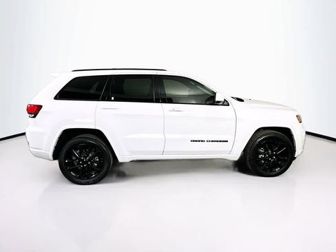 Used 2020 Jeep Grand Cherokee Altitude image 25