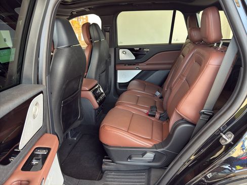 Used 2026 Lincoln Aviator Reserve w/ Equipment Group 201A AWD/4WD image 33