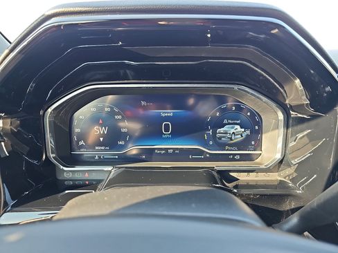 Used 2023 Chevrolet Silverado 1500 LT AWD/4WD image 16