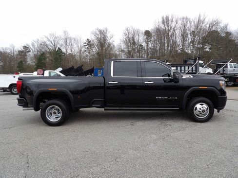 Used 2023 GMC Sierra 3500 Denali w/ Denali Ultimate Package image 9