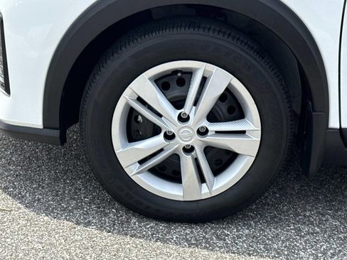 Certified 2025 Nissan Kicks Play S FWD image 11
