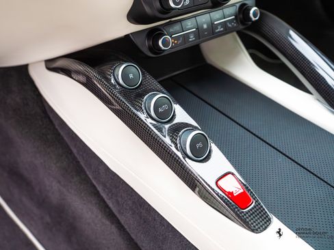 Certified 2020 Ferrari GTC4Lusso image 16