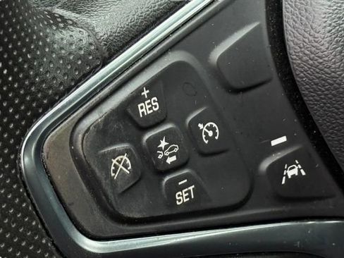 Used 2025 Chevrolet Malibu LT FWD image 12