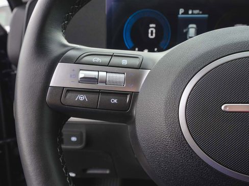 Used 2025 Hyundai Kona SEL image 23