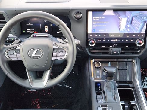 Used 2025 Lexus GX 550 w/ Accessory Package (2T) AWD/4WD image 27