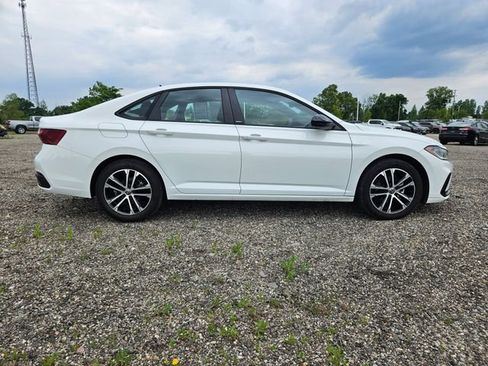 Used 2025 Volkswagen Jetta Sport FWD image 8
