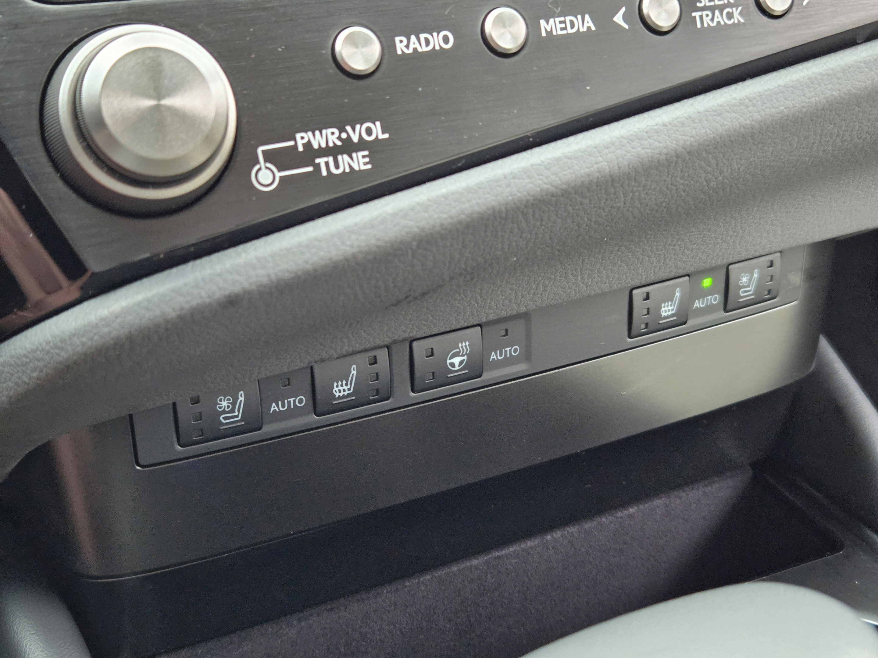 Used 2024 Lexus ES 350 w/ Premium Package FWD image 15