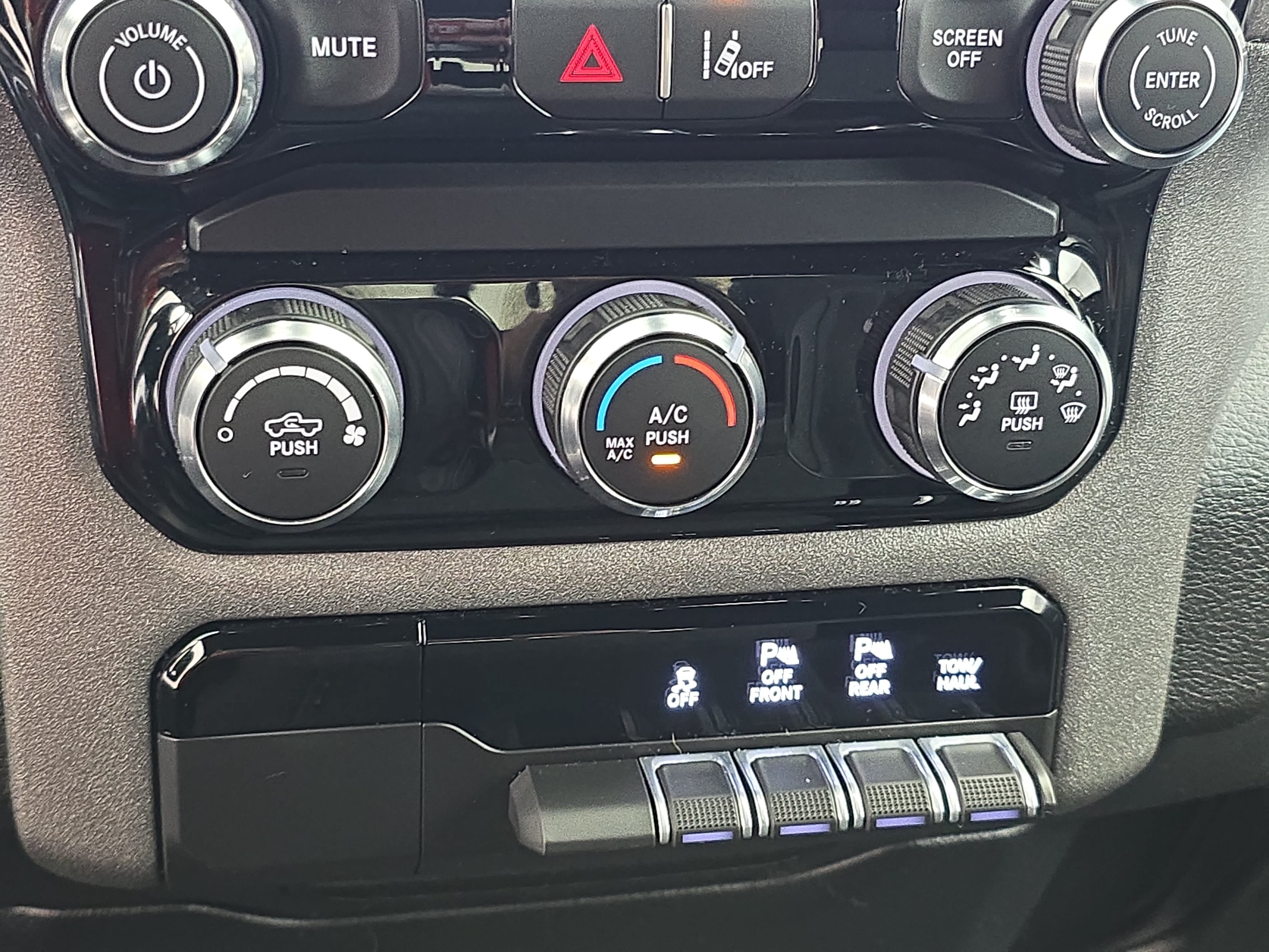 Used 2026 RAM 1500 Express RWD image 22