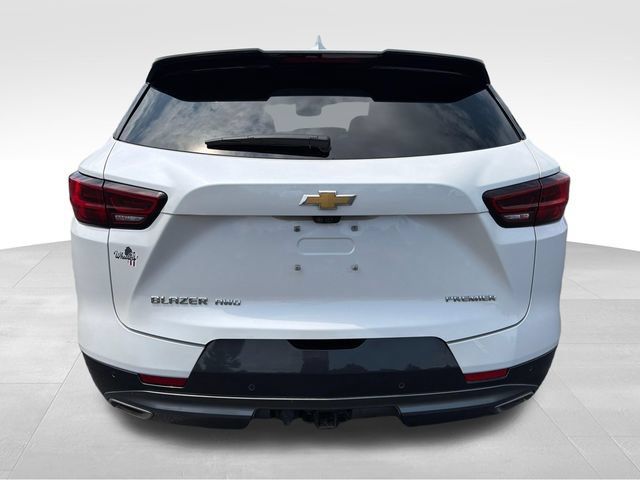 Used 2025 Chevrolet Blazer Premier w/ Driver Confidence II Package AWD/4WD image 4