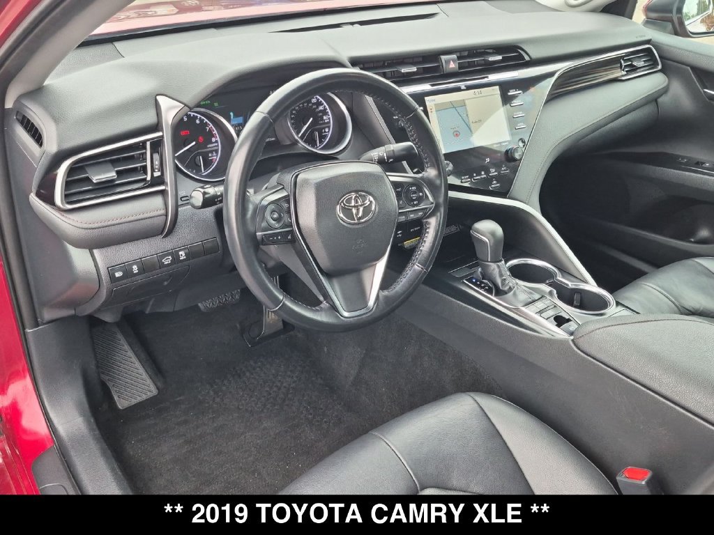 Used 2019 Toyota Camry XLE w/ Navigation Package FWD image 2