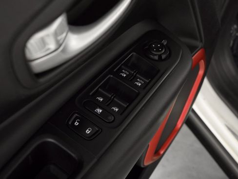 Certified 2023 Jeep Renegade Trailhawk w/ Trailhawk Elite Group image 18