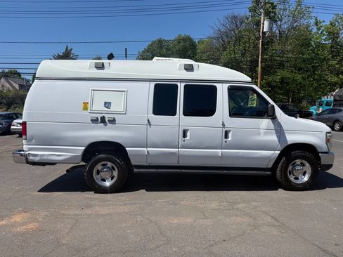 Used 2014 Ford E-350 and Econoline 350 Extended Super Duty w/ Premium Van Group RWD image 4