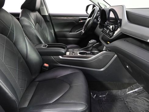 Used 2023 Toyota Highlander Platinum AWD/4WD image 16