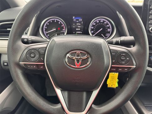 Used 2022 Toyota Camry LE image 13