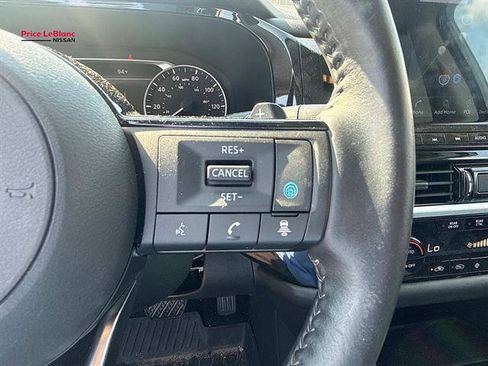 Certified 2025 Nissan Pathfinder SL FWD image 22