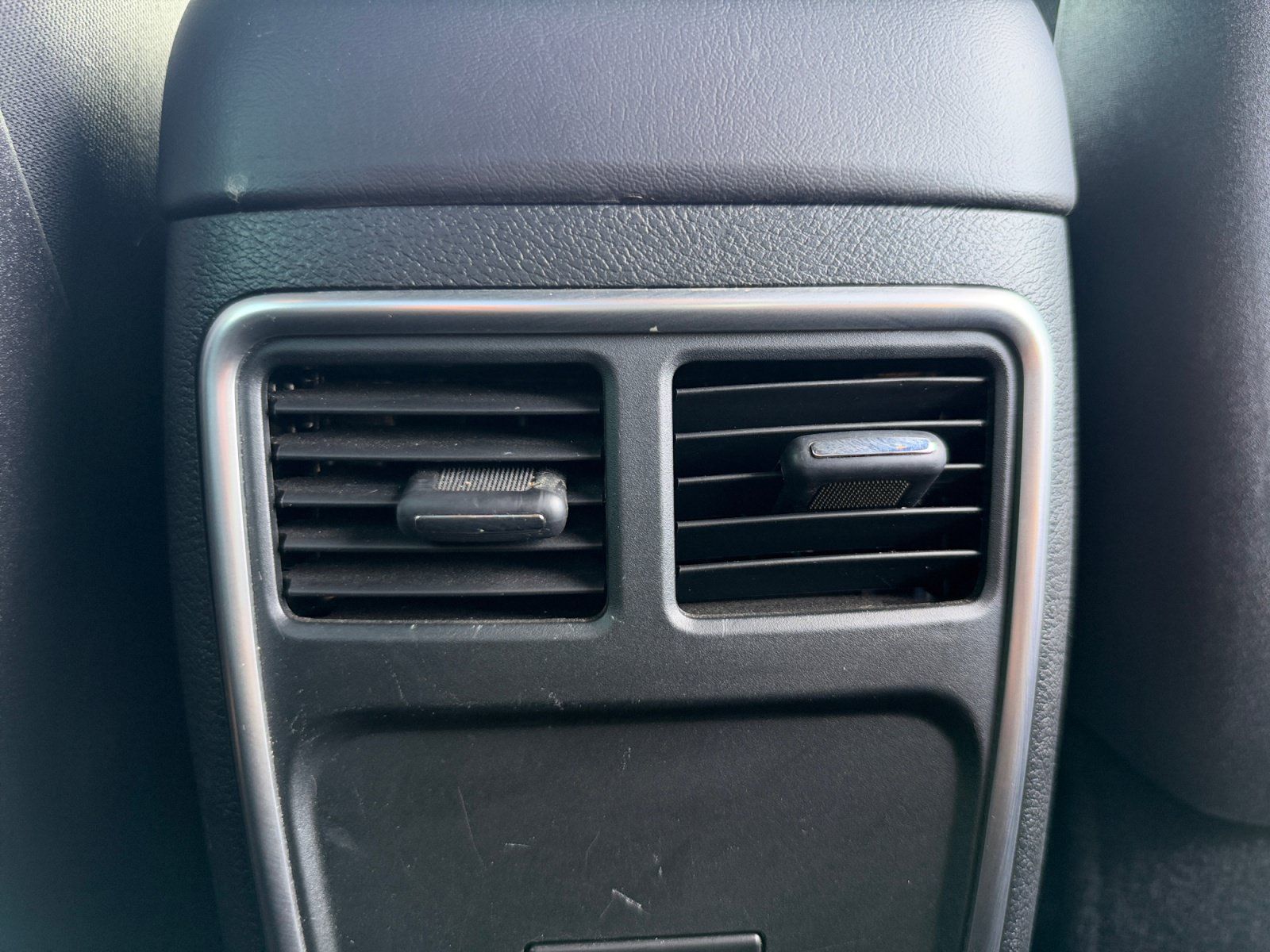 Used 2016 Dodge Charger SE RWD image 30