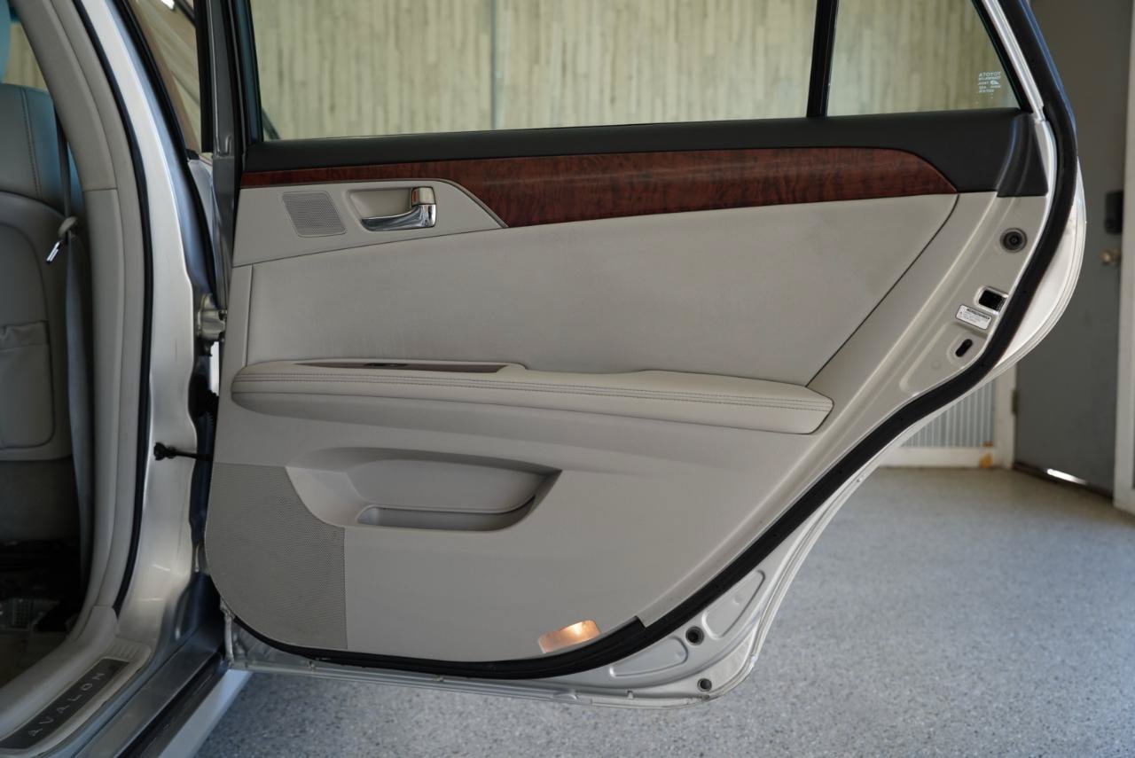 Used 2012 Toyota Avalon Limited FWD image 36