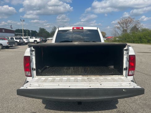 Used 2020 RAM 1500 Classic SLT RWD image 11