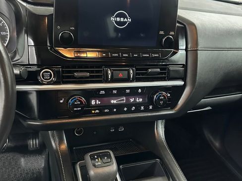 Used 2023 Nissan Pathfinder SL w/ SL Premium Package AWD/4WD image 18