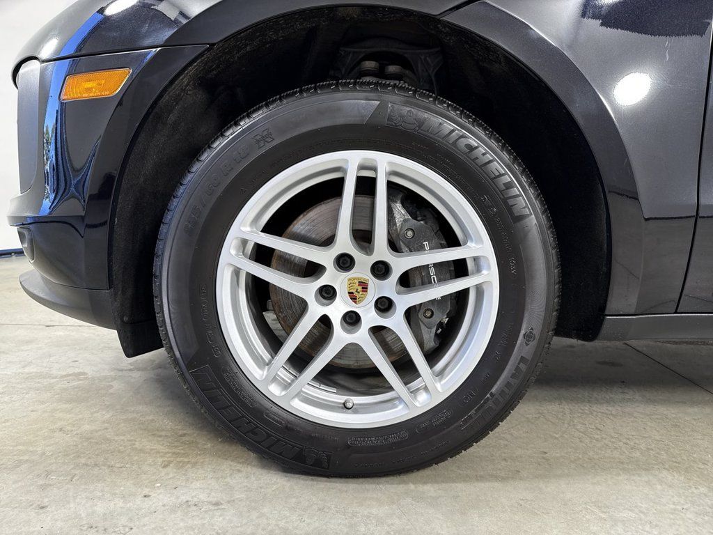 Certified 2021 Porsche Macan AWD/4WD image 13