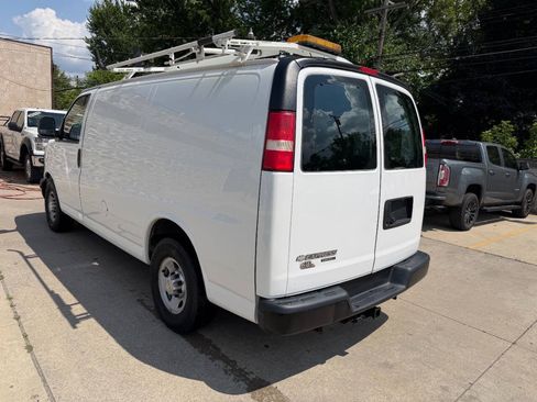Used 2012 Chevrolet Express 2500 w/ Cold Climate Package RWD image 10