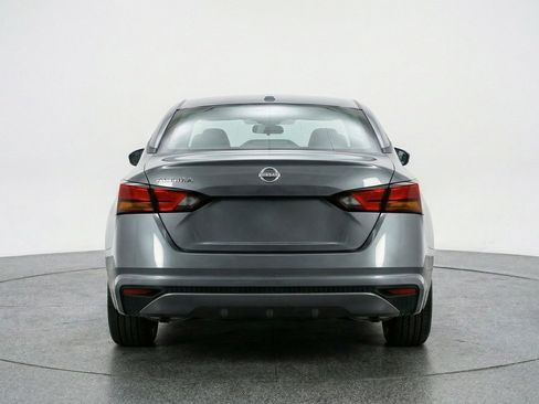 Used 2025 Nissan Altima 2.5 SV FWD image 7