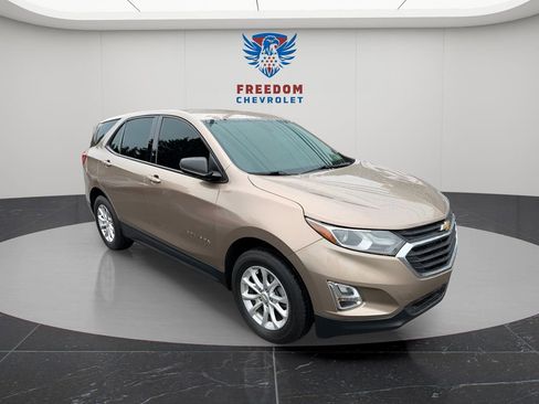 Used 2019 Chevrolet Equinox LS AWD/4WD image 5
