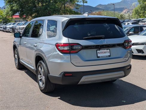 Used 2025 Honda Pilot EX-L image 6