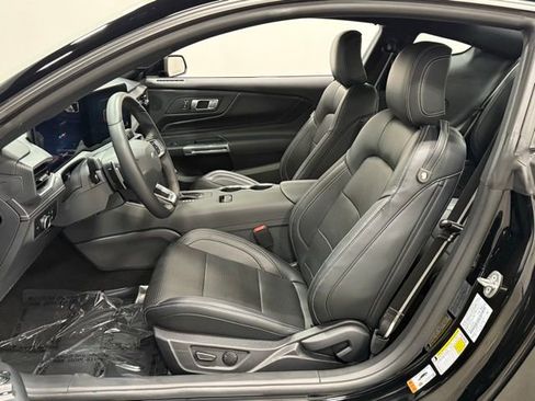 Used 2025 Ford Mustang GT Premium image 14