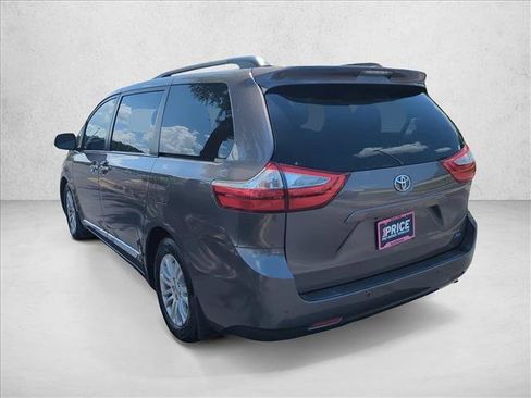 Used 2015 Toyota Sienna XLE Premium FWD image 8