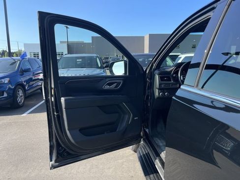 Used 2022 Chevrolet Suburban LT AWD/4WD image 29