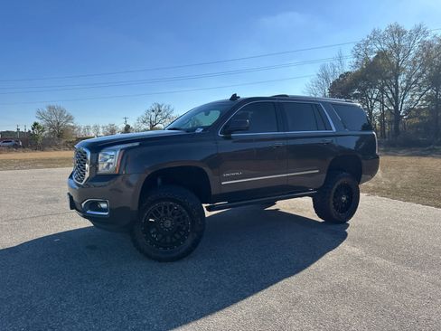 Used 2019 GMC Yukon Denali w/ Denali Ultimate Package image 3
