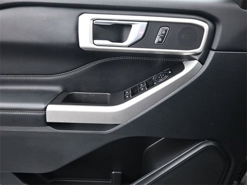 Used 2024 Ford Explorer XLT w/ Equipment Group 202A image 27