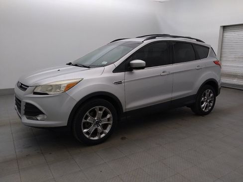 Used 2015 Ford Escape SE w/ Equipment Group 201A FWD image 2