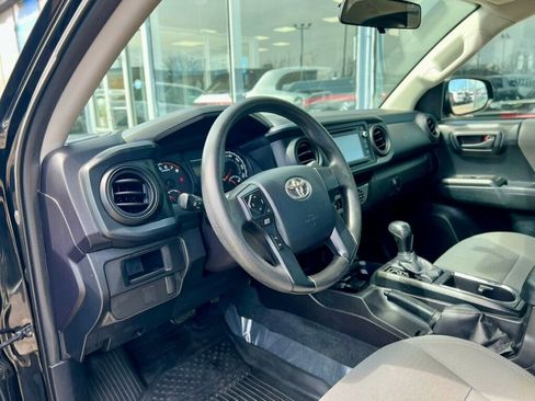 Used 2016 Toyota Tacoma SR image 10