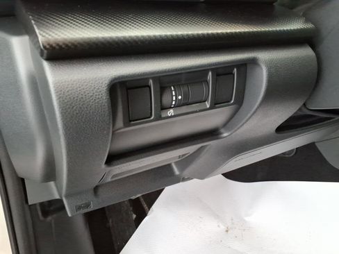 Used 2025 Subaru Crosstrek 2.0i Premium image 24