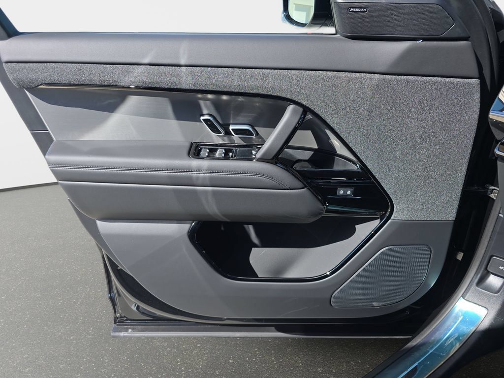 New 2026 Land Rover Range Rover Sport SE AWD/4WD image 28