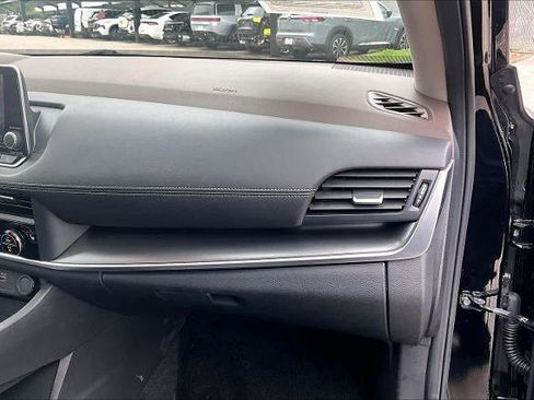 Used 2023 Nissan Rogue SV w/ SV Premium B Package FWD image 19