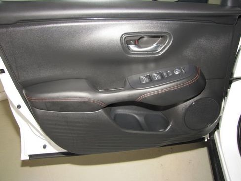 Certified 2025 Honda HR-V Sport image 9